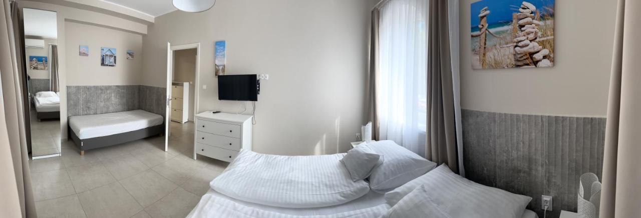 Topart Apartman I บาลาตอนเฟนีแวช ภายนอก รูปภาพ
