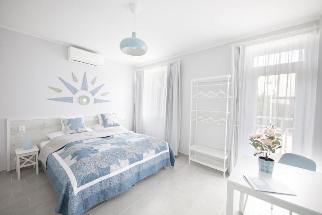 Topart Apartman I บาลาตอนเฟนีแวช ภายนอก รูปภาพ
