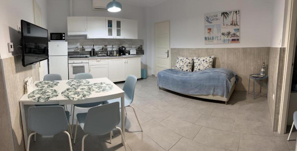 Topart Apartman I บาลาตอนเฟนีแวช ภายนอก รูปภาพ